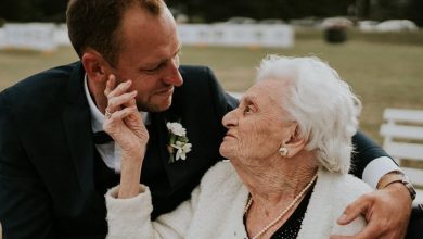 “Prometto che seguirò i tuoi consigli e farò di tutto affinché il nostro matrimonio sia forte come la tua lunga vita.” I suoi occhi brillarono di gioia e orgoglio, e lui capì di aver ricevuto la benedizione più preziosa.