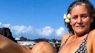 Vestitevi come vi piace! Una donna di 54 anni criticata per mostrare il suo corpo in costume da bagno