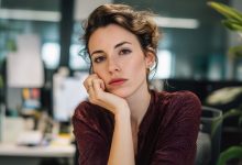 Sono arrivata al colloquio nella mia azienda dei sogni. E dopo un minuto ho capito che il destino aveva deciso ancora una volta di giocare con me…