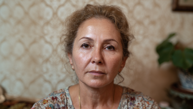 Mi sono presa cura di mio marito malato fino al suo ultimo respiro, ma quando se n’è andato, i suoi figli hanno deciso di buttarmi fuori di casa