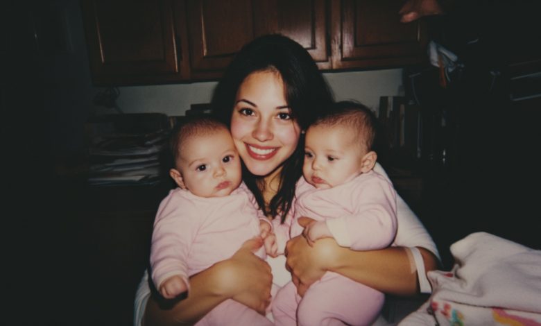 Mio marito mi ha cacciato di casa con i neonati gemelli. E 15 anni dopo è tornato con una richiesta che mi ha lasciata senza parole