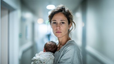 Il giorno in cui stavo dando alla luce il nostro bambino, doveva essere al mio fianco. Mi scriveva che “stava arrivando”… E un’ora dopo ho saputo la verità, che ha fatto crollare il mio mondo…