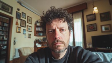 Quando mia moglie ha ereditato un appartamento, se n’è andata immediatamente. Pensavo che avesse incontrato un altro uomo, quindi di nascosto ho deciso di chiamare mia figlia per scoprirlo