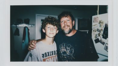 Ho chiamato mio padre un fallito perché non mi ha comprato un iPhone. Una settimana dopo ha avuto un infarto. In ospedale ho incontrato il suo capo, e quello che mi ha raccontato mi ha spezzato il cuore…