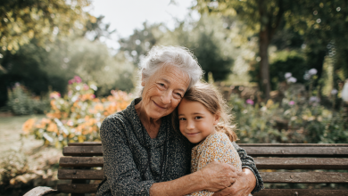 Mia figlia e suo marito sono partiti per un viaggio, lasciandomi a casa a badare alla mia nipotina. Quando l’ho messa a letto, mi ha sussurrato una domanda che mi ha spezzato il cuore…