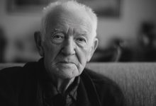 Il nonno mi ha cresciuta dopo la morte dei miei genitori e mi diceva sempre che, oltre a lui, non avevo nessuno. Ma due settimane dopo il suo funerale, ho ricevuto una telefonata… e tutto ciò che sapevo della mia vita si è rivelato una bugia