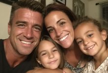 Per quindici anni mio marito diceva che lo stipendio era basso e io risparmiavo su tutto. Ho trovato per caso delle ricevute per l’affitto di un secondo appartamento e sono andata a vedere l’indirizzo. Quello che ho visto lì mi ha spezzato la vita…