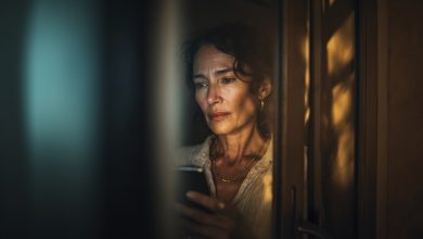 Ho trovato nel telefono di mio marito una conversazione. Lui scriveva: “Mia moglie non sospetta nulla”. Non mi sono persa d’animo e ho risposto per lui…