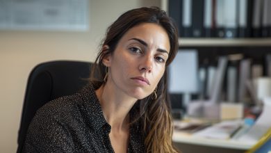 La capo usciva dall’ufficio ogni pranzo esattamente per due ore, scusandosi con riunioni con clienti. Finché il marito non si è presentato in ufficio e…