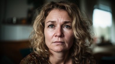 Mio marito ha detto che sarebbe partito per un viaggio di lavoro di tre giorni. La sera, l’ho visto per caso in un ristorante con una donna. Mi sono avvicinata per salutare, e quello che mi ha detto mi ha semplicemente distrutto… Mio marito ha detto che sarebbe partito per un viaggio di lavoro di tre giorni. La sera, l’ho visto per caso in un ristorante con una donna. Mi sono avvicinata per salutare, e quello che mi ha detto mi ha semplicemente distrutto…