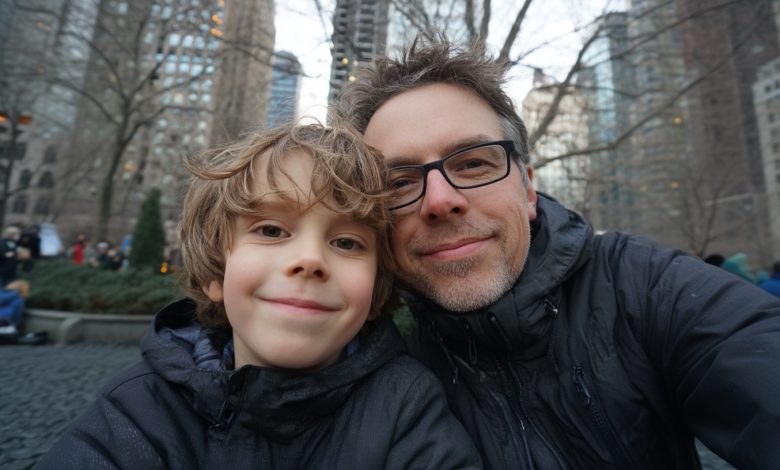 Mia moglie mi ha lasciato con nostro figlio autistico di 4 anni, e dopo 2 anni è ricomparsa in lacrime con un pacco di regali e scuse. Ho preso il pacco da lei, l’ho guardata negli occhi e… Mia moglie mi ha lasciato con nostro figlio autistico di 4 anni, e dopo 2 anni è ricomparsa in lacrime con un pacco di regali e scuse. Ho preso il pacco da lei, l’ho guardata negli occhi e…