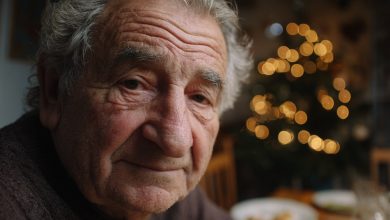 Ho ignorato le lettere di mio nonno per vent’anni, tutte con la stessa frase: «La tavola è apparecchiata»… E solo quando una lettera improvvisamente non è arrivata, ho capito che poteva essere già troppo tardi…