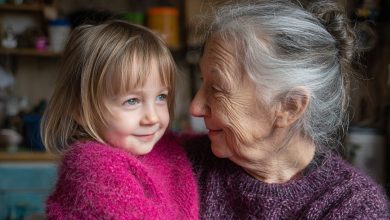 La vicina ha rifiutato di pagare mia madre di 73 anni per aver accudito sua figlia, dicendo che «tanto sta a casa senza fare nulla» — così non ho resistito e  sono intervenuta per risolvere la questione…
