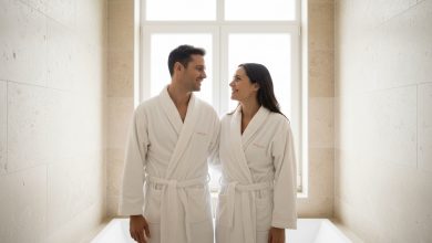 Mio marito disse che non potevamo permetterci una vacanza in famiglia — poi ho trovato una ricevuta di tremila euro per una spa per la sua collega