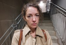 La domenica mattina ho sentito il campanello e alla porta c’era una donna. Tranquilla, composta, come se si fosse preparata per quella conversazione. E mi ha subito detto: “Mi scusi… devo dirle qualcosa su suo marito…”