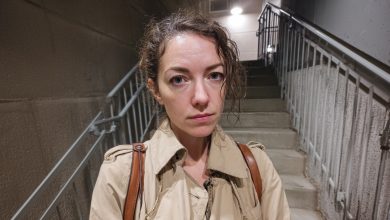 La domenica mattina ho sentito il campanello e alla porta c’era una donna. Tranquilla, composta, come se si fosse preparata per quella conversazione. E mi ha subito detto: “Mi scusi… devo dirle qualcosa su suo marito…” La domenica mattina ho sentito il campanello e alla porta c’era una donna. Tranquilla, composta, come se si fosse preparata per quella conversazione. E mi ha subito detto: “Mi scusi… devo dirle qualcosa su suo marito…”