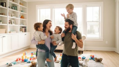 Lo sposo si è dimenticato di riattaccare. Ho sentito tutto — e gli ho teso la trappola perfetta