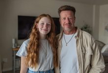 Mia figlia “andava a scuola” ogni mattina — finché la sua insegnante non ha chiamato per dire che era assente da una settimana…