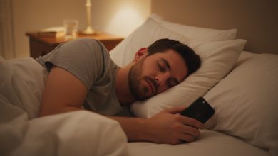 Per tre settimane mio marito ha chiamato un nome sconosciuto nel sonno — quindi ho fatto una telefonata che lui non si aspettava