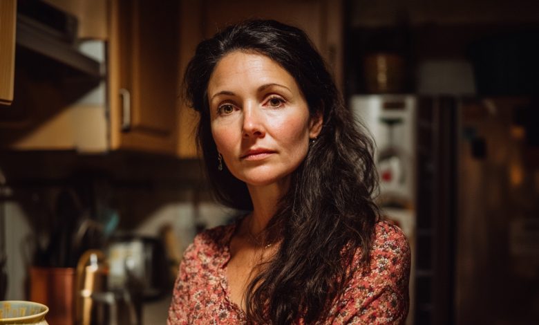 Sono tornata dal lavoro prima e ho sentito una risata femminile in cucina. A quel tempo ancora non sapevo come sarebbe finita quella sera… Sono tornata dal lavoro prima e ho sentito una risata femminile in cucina. A quel tempo ancora non sapevo come sarebbe finita quella sera…