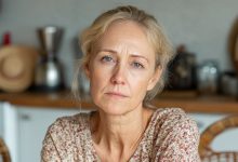 Ero sicura di fare la cosa giusta aiutando mio figlio maggiore. Ma quando ho aperto la porta dell’appartamento del minore, ho capito quale terribile errore avevo commesso…