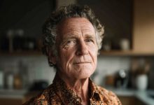 Papà ha detto che ha trovato una donna. Ho sorriso — finché non ho aperto la porta e visto chi era davvero…