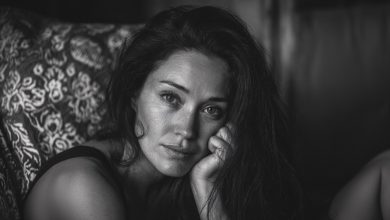 Mio marito mi ha raccontato che la mia migliore amica sta cercando di sedurlo e sono rimasta scioccata dalla sua sfacciataggine. Così abbiamo ideato un piano per darle una lezione…