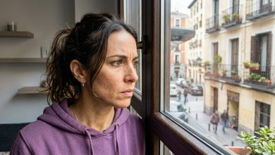 Pensavo che mio marito fosse scomparso per sempre — poi si è trasferito accanto a casa mia con un’altra donna e un bambino che aveva il mio nome