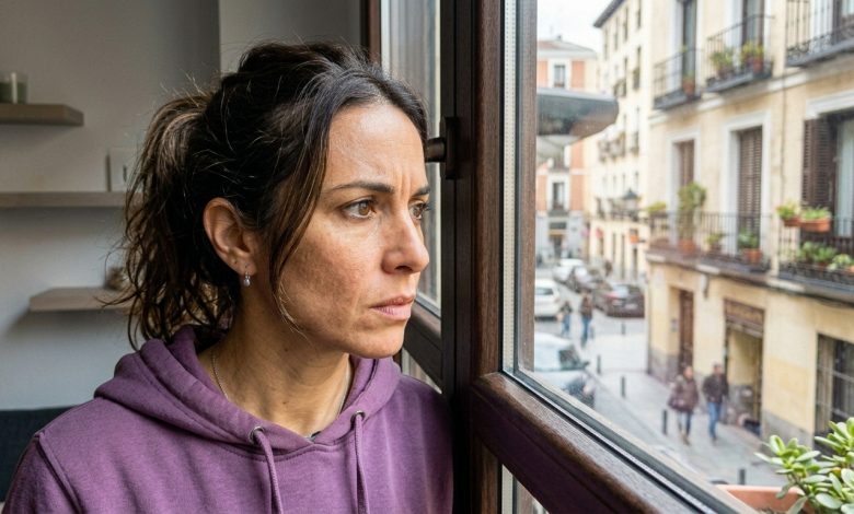 Pensavo che mio marito fosse scomparso per sempre — poi si è trasferito accanto a casa mia con un’altra donna e un bambino che aveva il mio nome