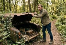 Ho trovato un’auto abbandonata nel bosco. Quando ho aperto il bagagliaio — sono rimasto senza parole