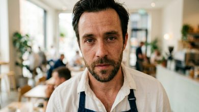 Era Proprietario del Ristorante, Ma Si È Presentato al Loro Primo Appuntamento Fingendo di Essere un Cameriere