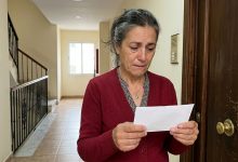 Mia figlia ha smesso di chiamare. Dopo due settimane di silenzio mi sono recata al suo indirizzo. Aveva lasciato una busta con la scritta “Per mamma, quando verrai”.