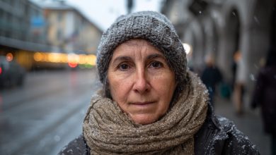 Ha Permesso a una Donna Senza Fissa Dimora di Dormire nel Suo Caffè – È Rimasta Sconvolta Quando è Entrata la Mattina Seguente