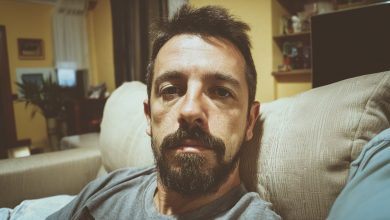 Ho trovato un’auto abbandonata nel bosco. Quando ho aperto il bagagliaio — sono rimasto senza parole