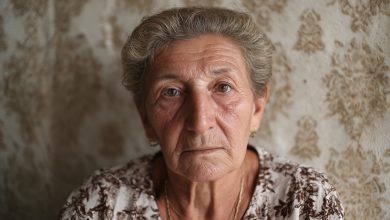 Ho dato a mia nuora quaranta mila euro come contributo per il deposito del loro appartamento. Abbiamo concordato verbalmente che li avrebbero restituiti a rate. Sono passati quattro anni. Quando ho sollevato la questione, mio figlio ha detto: “Mamma, smettila di fare la vittima.”