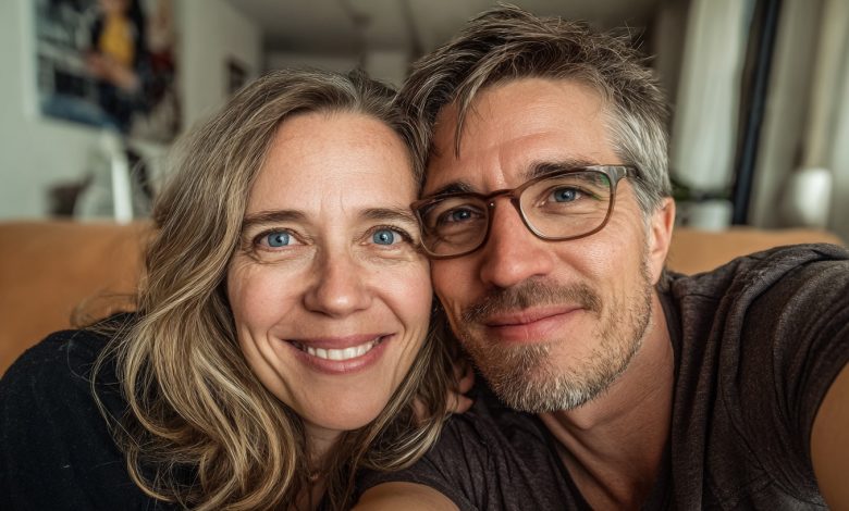 Mio marito ha deciso di distruggermi subito dopo che gli ho salvato la vita — ma nostra figlia ha detto al giudice: «Posso mostrare qualcosa di cui la mamma non sa nulla?»