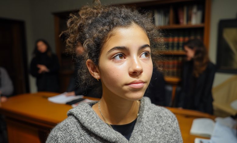 La famiglia arrivò per dividere l’eredità del nonno ricco, convinta che fosse già tutto deciso… ma il nonno lasciò una lettera e una ragazza di 13 anni che cambiò tutto… La famiglia arrivò per dividere l’eredità del nonno ricco, convinta che fosse già tutto deciso… ma il nonno lasciò una lettera e una ragazza di 13 anni che cambiò tutto…