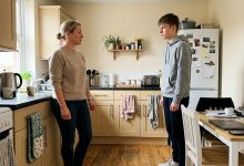 Ho Cresciuto il Figlio di Mia Sorella per 18 Anni — Poi Mi Ha Guardato negli Occhi e Ha Detto: “Sei un Estraneo per Me Ora”