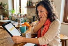 Ho preso l’anello di mia figlia per tenerlo al sicuro mentre era in viaggio. Lei disse che l’aveva perso. Un anno dopo l’ho visto al suo dito.