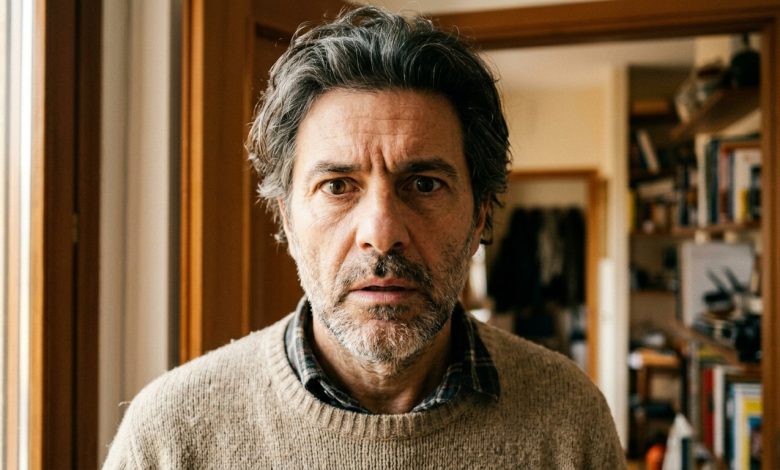 Mio figlio mi ha mandato dei soldi per il compleanno — quando ho scoperto da dove veniva quella somma enorme, sono rimasto senza parole