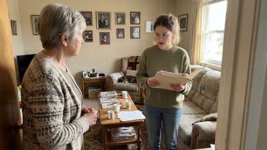 Ho addormentato il bambino e ho aperto il laptop di mio marito. Il primo messaggio che ho visto non era destinato a me.