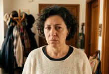 Mio figlio mi ha chiesto di non dire a nessuno che era tornato in città — una settimana dopo, alla mia porta hanno bussato degli sconosciuti chiedendo di lui