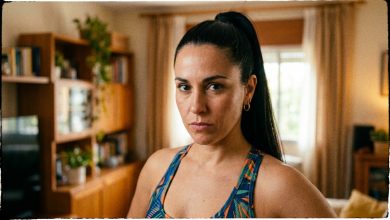 Per tre mesi sono andata in palestra, ho perso otto chili, mi sentivo viva e bella. Sono tornata a casa — mio marito mi ha guardata e ha detto: «Perché ti impegni così tanto, stai cercando un amante?» Davanti ai bambini. Sono rimasta immobile. E quello che gli ho risposto non lo dimenticherà mai.