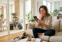 Ha Svuotato i Miei Risparmi e Scappato — Poi Mi Ha Chiamato a Implorare dalla Hall di un Hotel