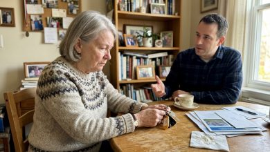 Mio figlio mi ha implorato di vendere il mio appartamento come se mi chiedesse un bicchiere d’acqua, non un pezzo della mia vita.