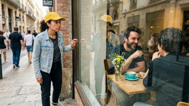 Mio Marito Usciva Ogni Mattina per una Passeggiata con il Telefono. Un Giorno Ho Visto Dove Andava Davvero.