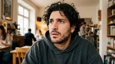 Mio suocero mi ha chiamato chiedendomi di venire con urgenza — quando sono entrato in casa ho capito che mia moglie sapeva perché stavo andando e per tutto quel tempo era rimasta in silenzio