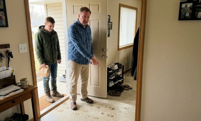 Ha cacciato fuori il fidanzato di sua figlia per gli stivali infangati. La mattina dopo, l’uomo è tornato.