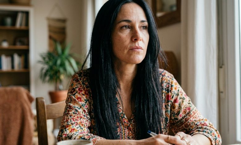 «Per tre anni sono stata con i figli di mia sorella ogni sera — la aiutavo perché diceva di “non farcela”. Quando mio figlio è finito in ospedale e io le ho chiesto di aiutarmi, mi ha detto: “Scusami, ho la manicure, avevo appuntamento da tempo.” Ho messo giù il telefono e ho fatto una cosa che non mi sarei mai aspettata da me stessa»