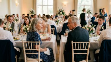 Dopo anni di solitudine, ho accettato un invito a un matrimonio. A fianco a me, al tavolo, sedeva l’uomo che era scomparso dalla mia vita senza una parola nel 1987.